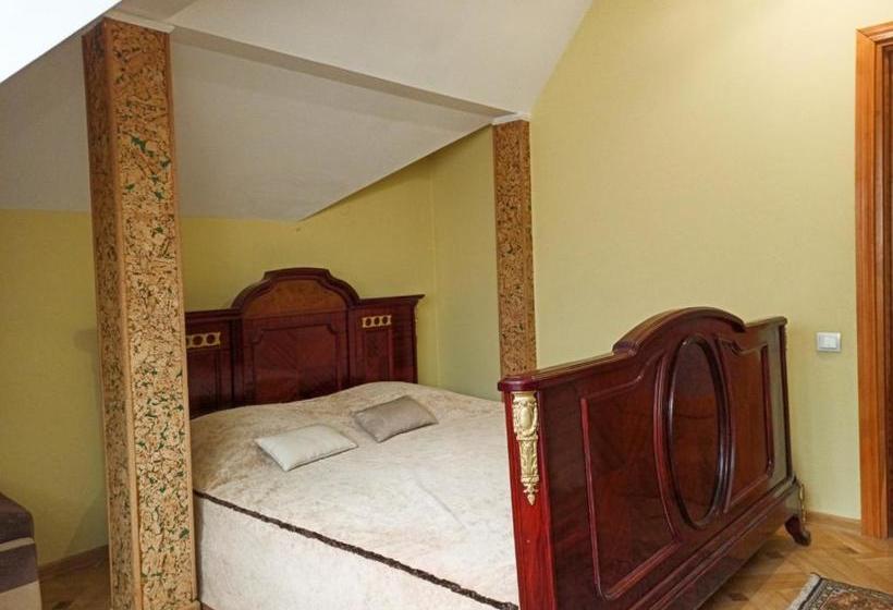 هاستل вілла графа