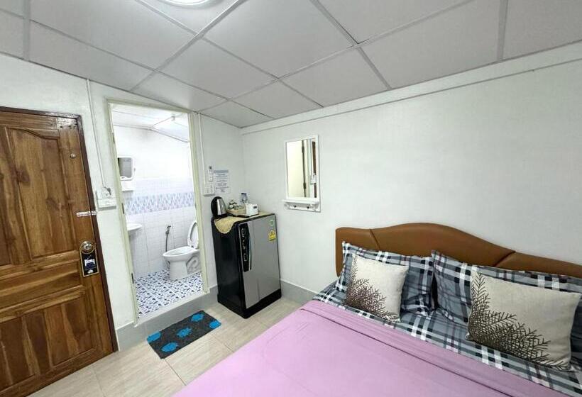 ユースホステル Nawee Guesthouse Sairee