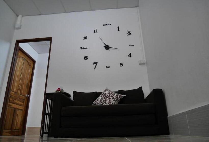 ユースホステル Nawee Guesthouse Sairee