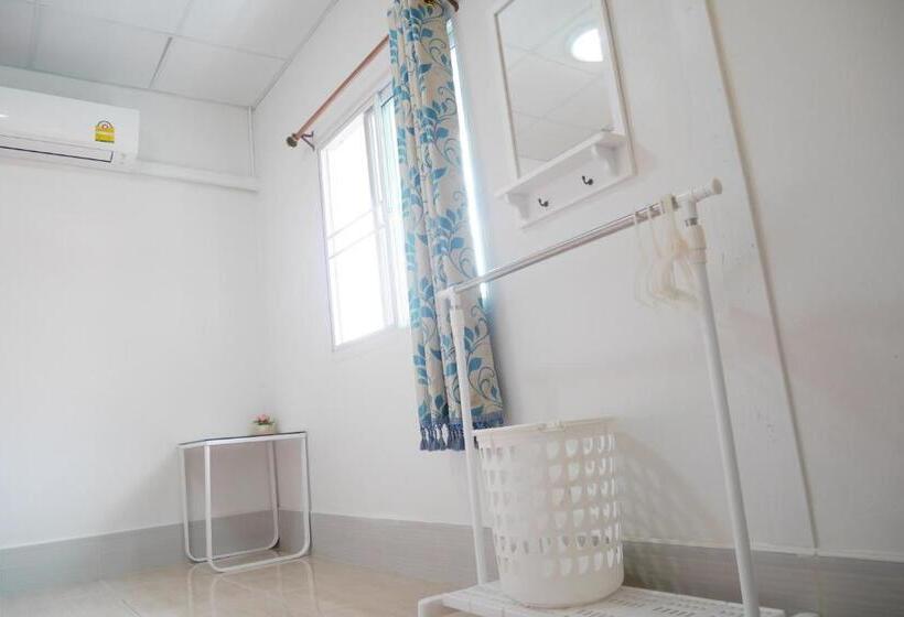 ユースホステル Nawee Guesthouse Sairee