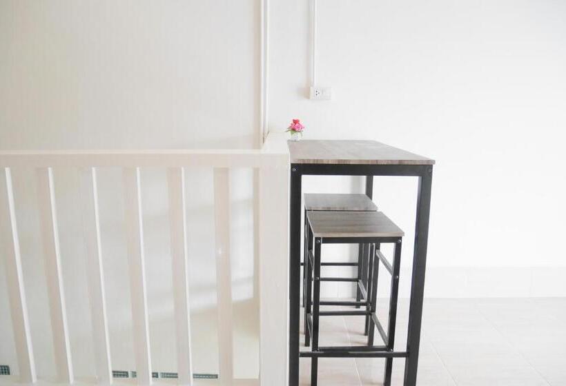 ユースホステル Nawee Guesthouse Sairee