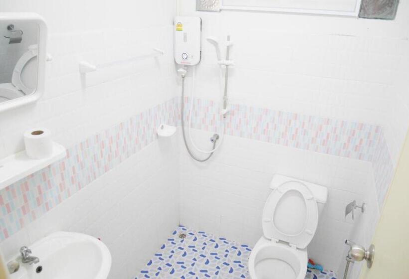 ユースホステル Nawee Guesthouse Sairee