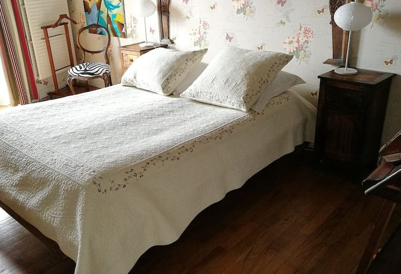 مبيت وإفطار Café Couette