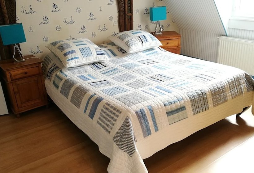 مبيت وإفطار Café Couette