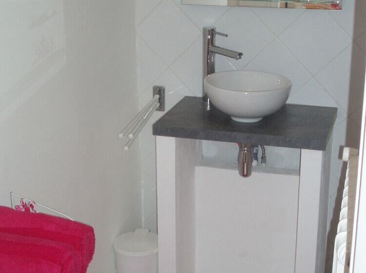 Bed and Breakfast Chambres D Hotes  Le Calme