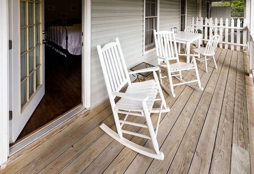 민박 Equinox Inn At Canyon Lake