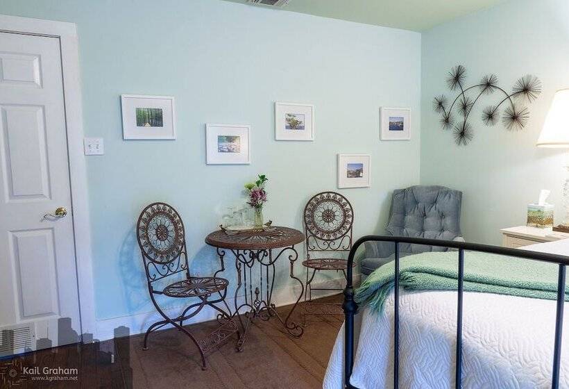 민박 Equinox Inn At Canyon Lake