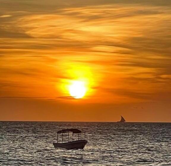 تختخواب و صبحانه Green S Nungwi