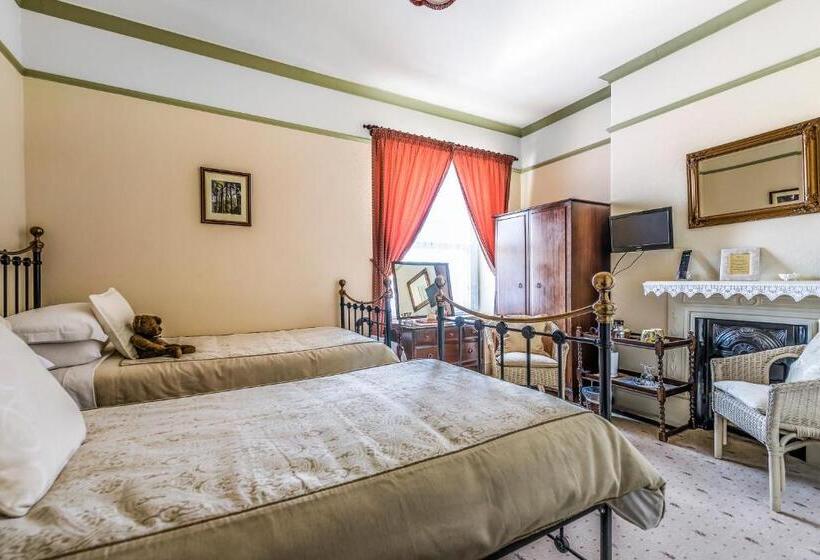 Bed and Breakfast Kenella House