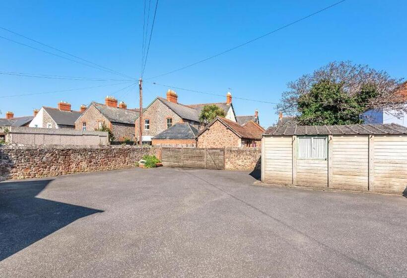 Bed and Breakfast Kenella House