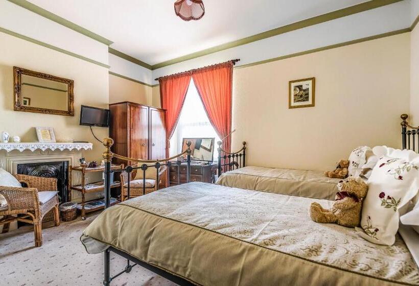 Bed and Breakfast Kenella House