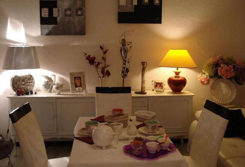 민박 Mas De La Coucourde