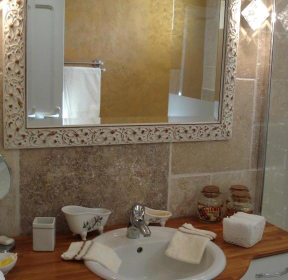 민박 Mas De La Coucourde