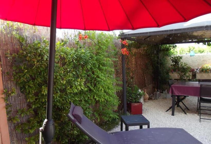 민박 Mas De La Coucourde