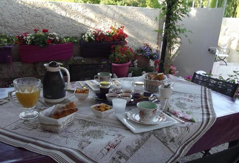 민박 Mas De La Coucourde