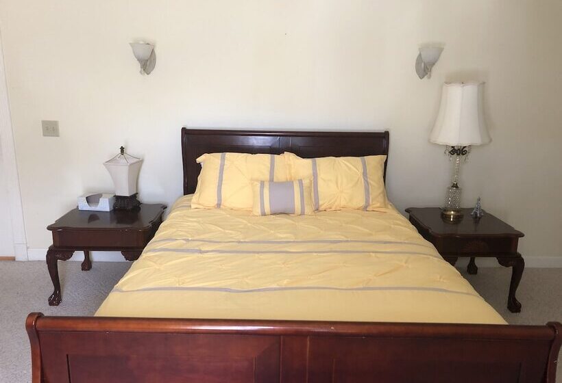 ベッドアンドブレックファースト The Abbé House Inn