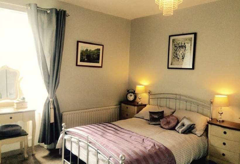 ベッドアンドブレックファースト The Clarendon Country Pub With Rooms