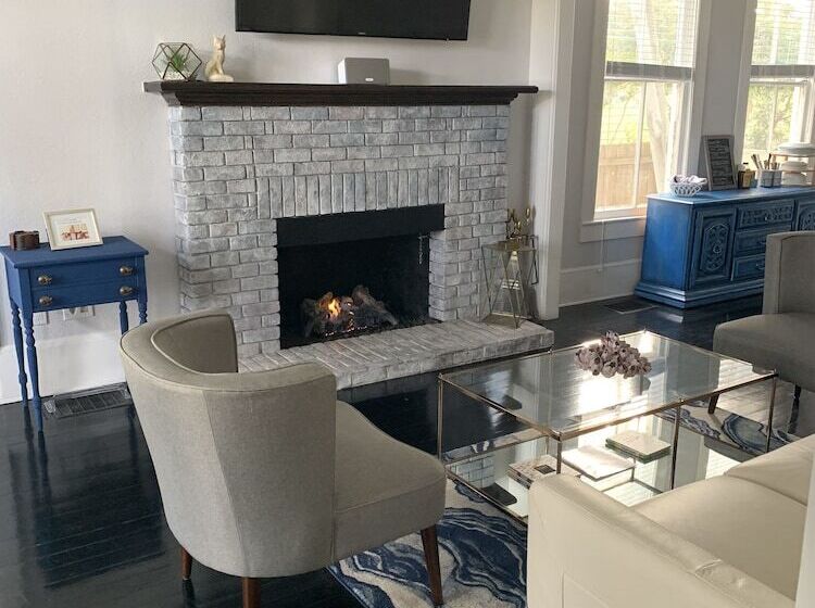 مبيت وإفطار The Foxtail Estate