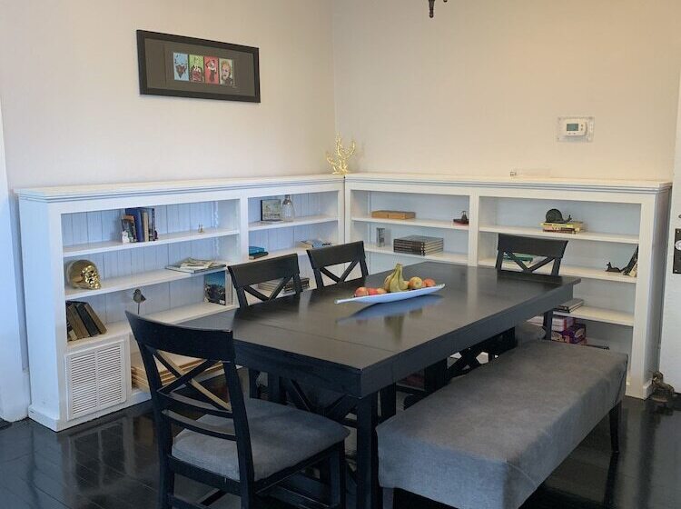 مبيت وإفطار The Foxtail Estate