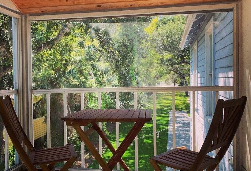 مبيت وإفطار The Foxtail Estate