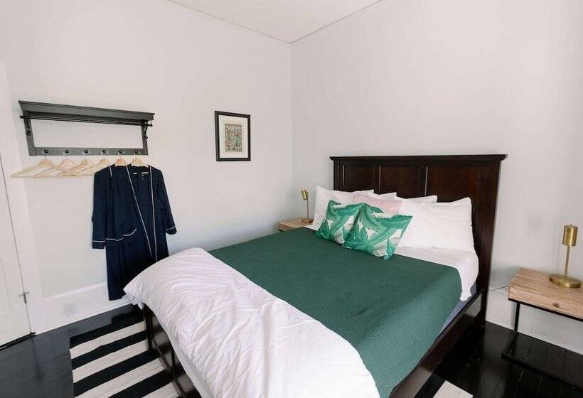 مبيت وإفطار The Foxtail Estate