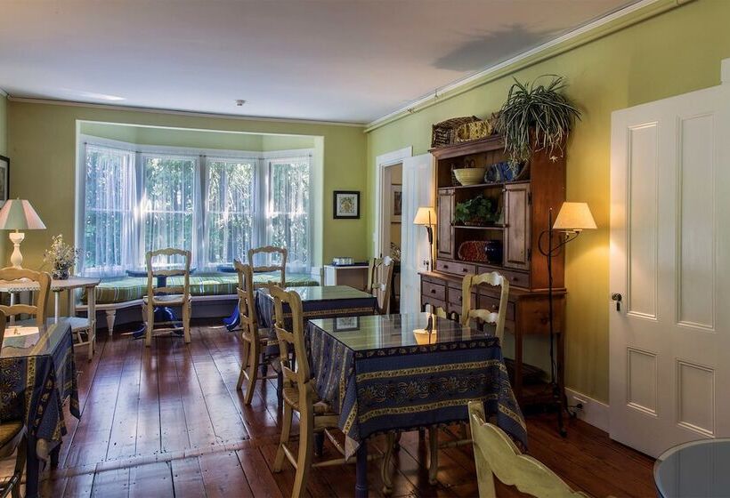 ベッドアンドブレックファースト Yellow House Inn