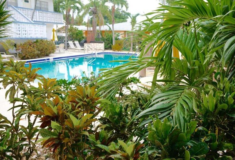 Club Lux Resort By The Beach