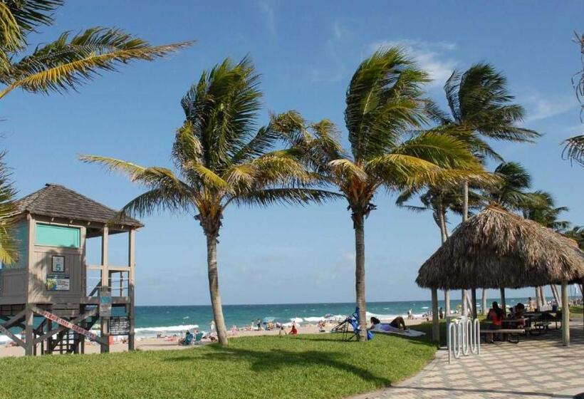Club Lux Resort By The Beach