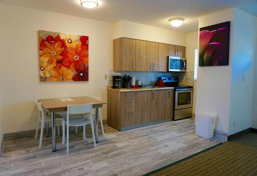 Club Lux Resort By The Beach