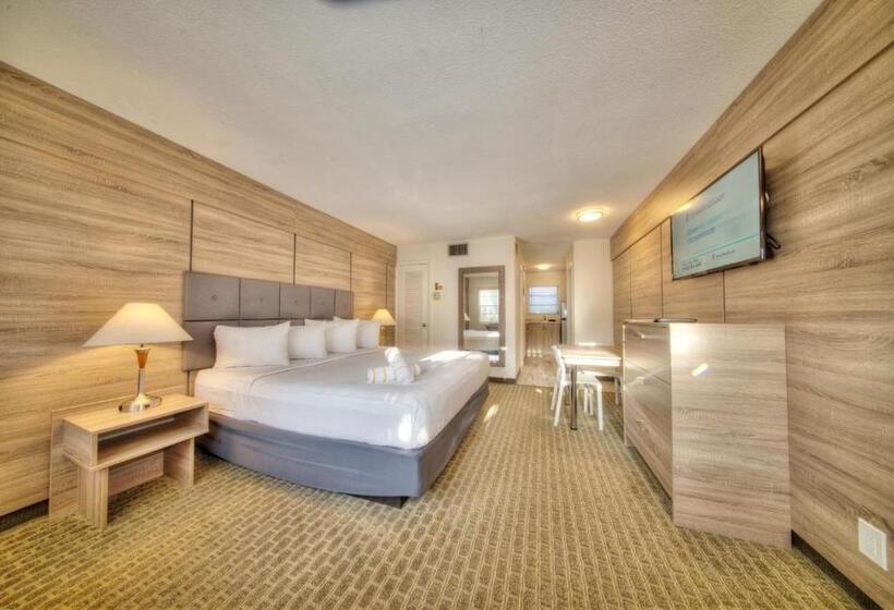 Club Lux Resort By The Beach