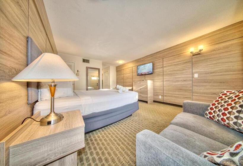 Club Lux Resort By The Beach