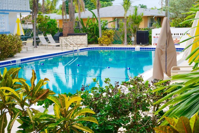 Club Lux Resort By The Beach