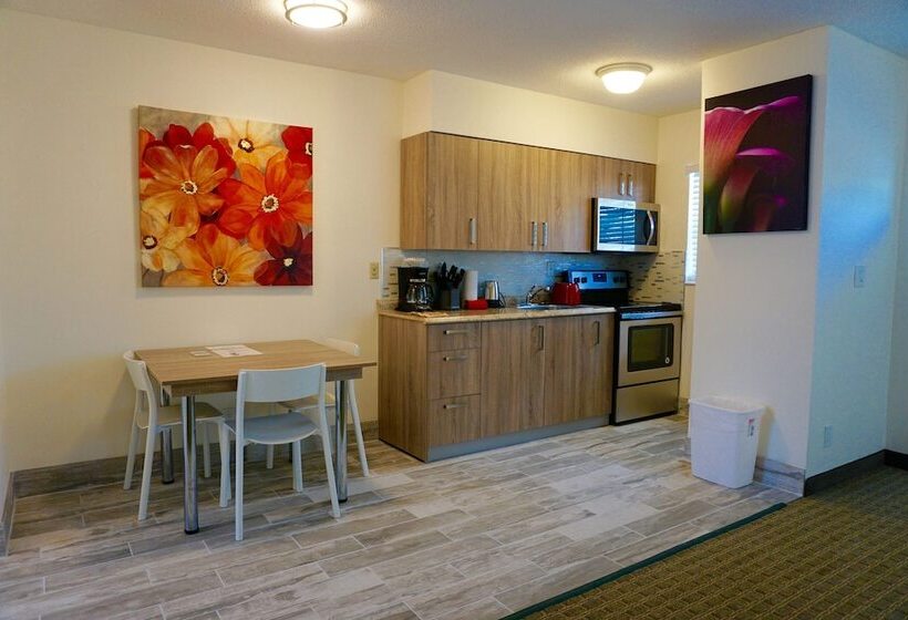 Club Lux Resort By The Beach