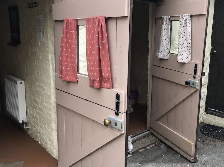 פונדק The Drewe Arms