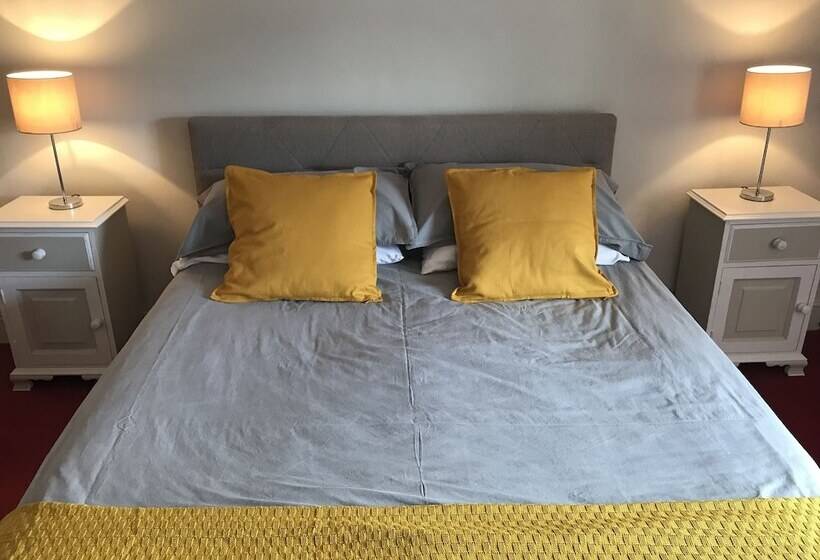 פונדק The Drewe Arms