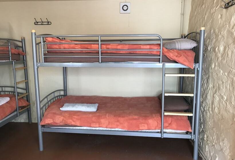 פונדק The Drewe Arms