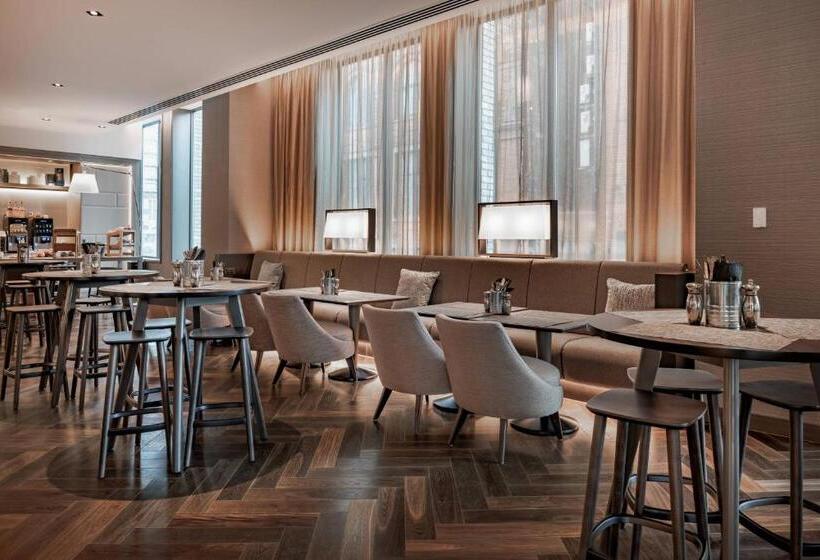 Ac Hotel By Marriott Manchester City Centre