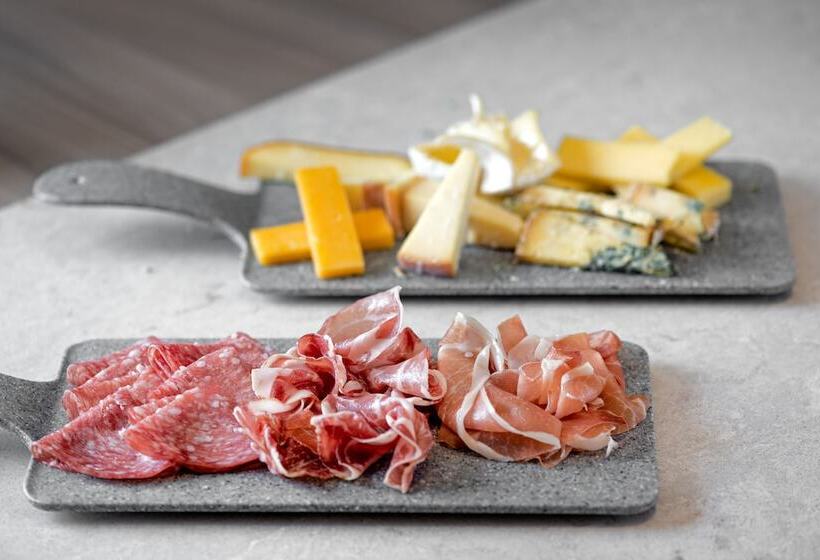 Ac Hotel By Marriott Manchester City Centre