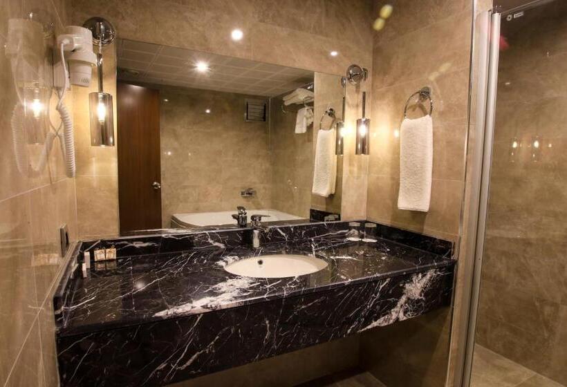 Aymi̇ra Hotel & Spa