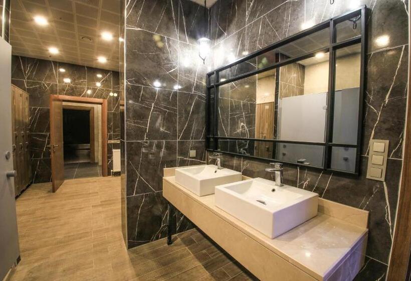 Aymi̇ra Hotel & Spa