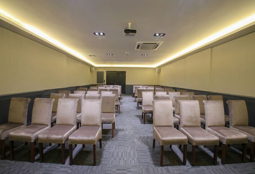 Aymi̇ra Hotel & Spa