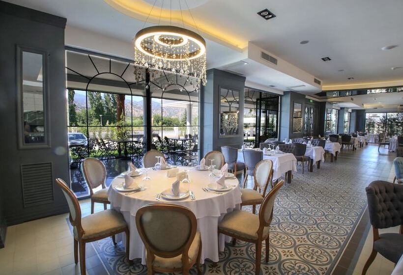 Aymi̇ra Hotel & Spa
