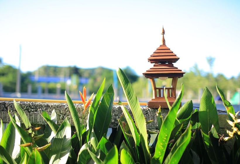 Hotel Baan Oshi Beach