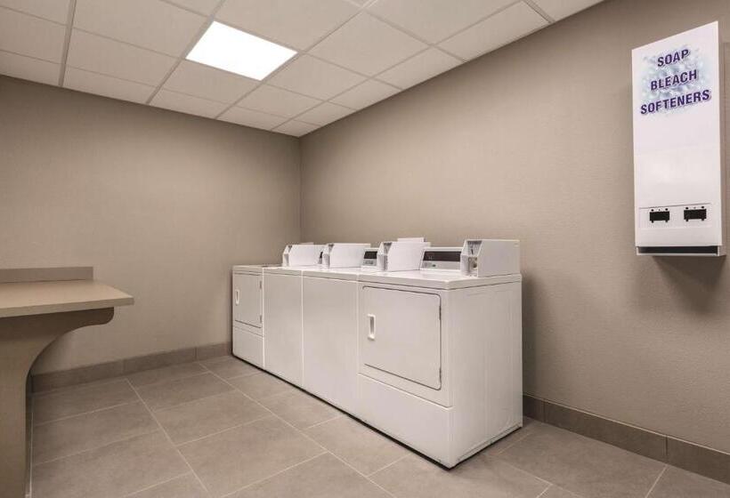 Отель Country Inn & Suites By Radisson, Lubbock Southwest, Tx