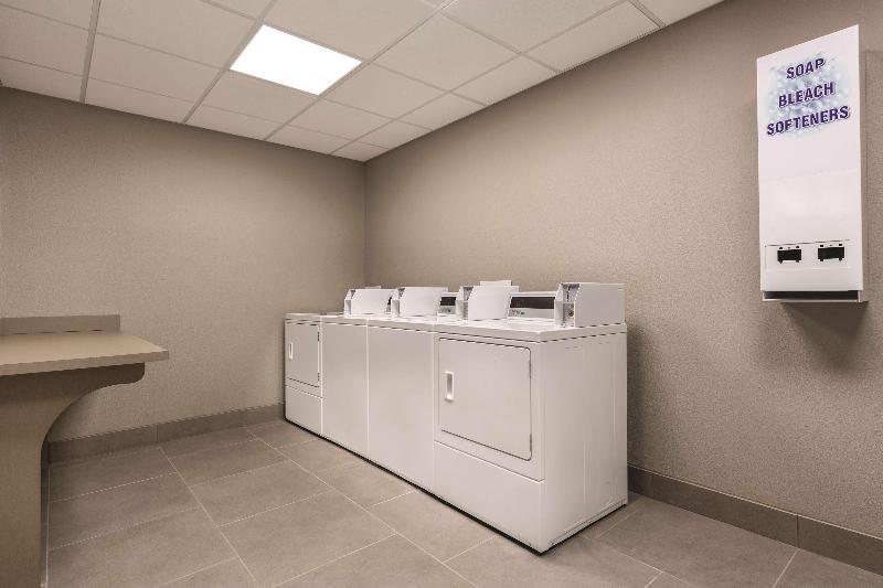 Отель Country Inn & Suites By Radisson, Lubbock Southwest, Tx