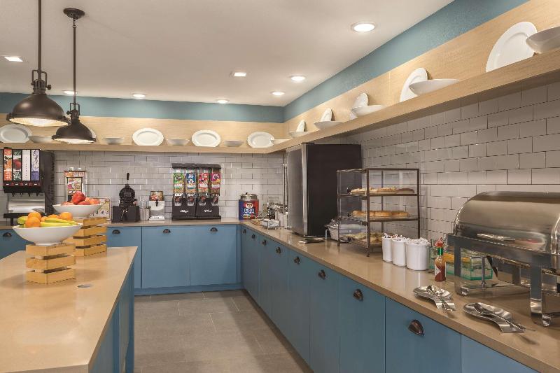 Отель Country Inn & Suites By Radisson, Lubbock Southwest, Tx