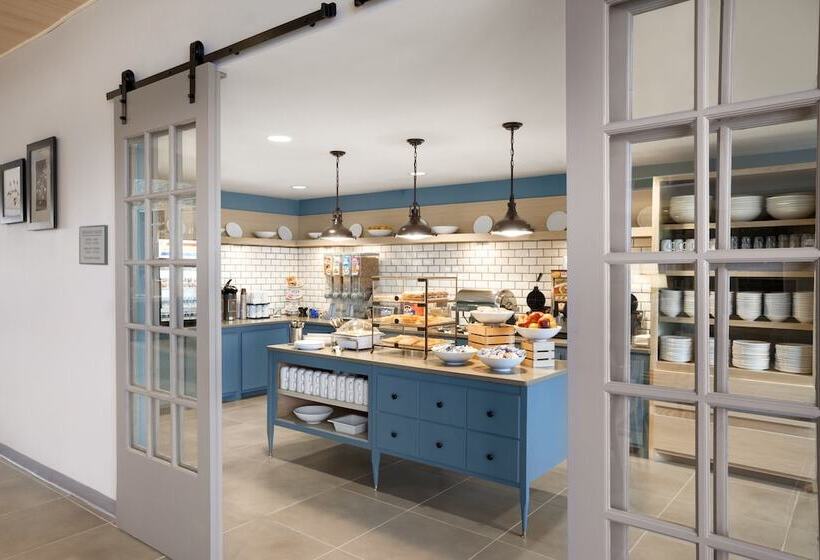 Отель Country Inn & Suites By Radisson, Lubbock Southwest, Tx