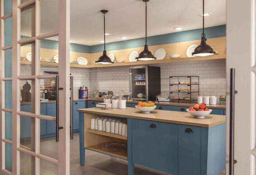 Отель Country Inn & Suites By Radisson, Lubbock Southwest, Tx