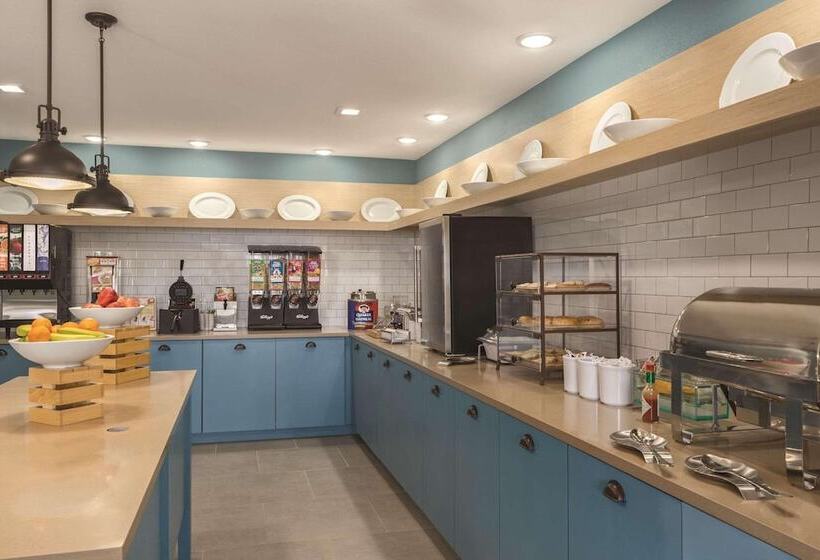 Отель Country Inn & Suites By Radisson, Lubbock Southwest, Tx