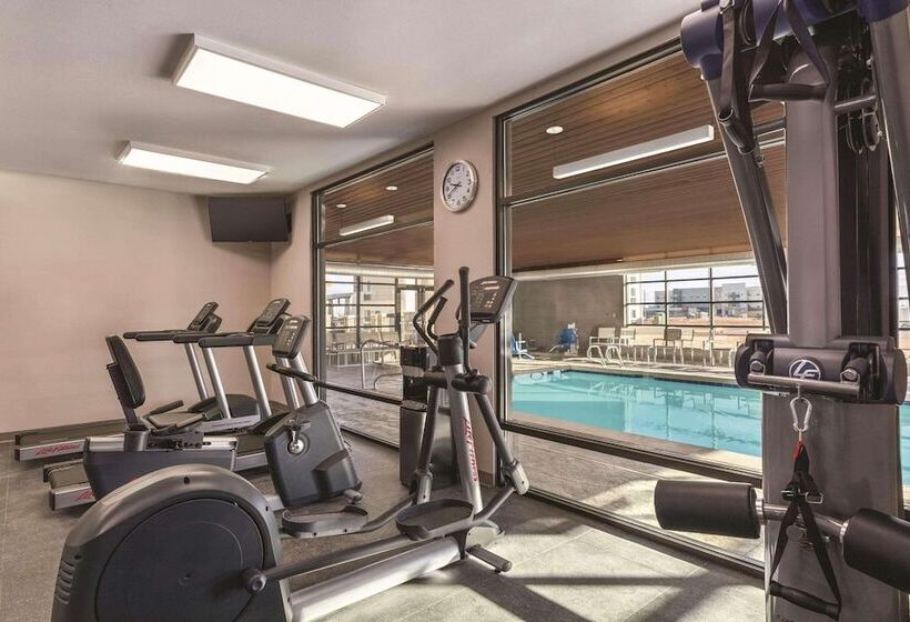 Отель Country Inn & Suites By Radisson, Lubbock Southwest, Tx